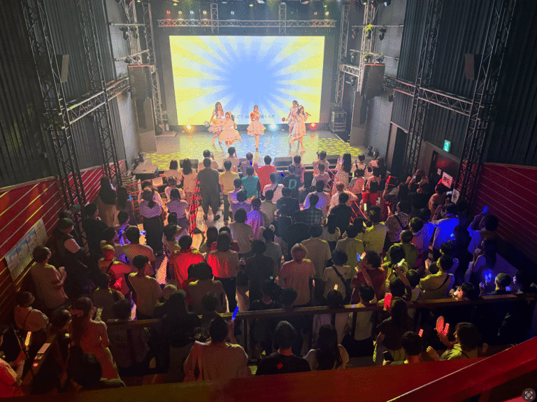 花屋でのアイドル事業の様子